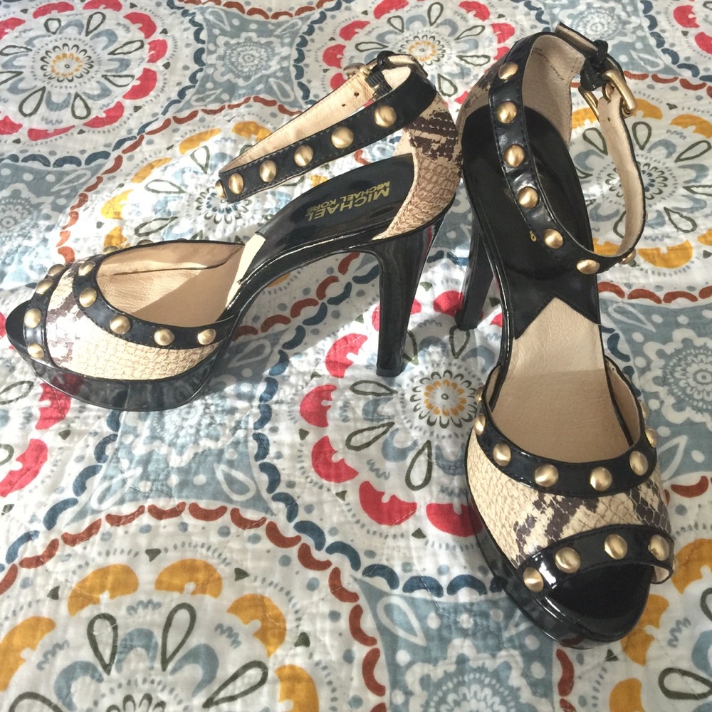 MICHAEL Michael Kors Black and Tan Heels - Picture 2 of 4